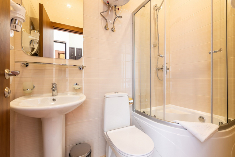 Bathroom 3, Solo Panorama Palace Square, Sankt-Peterburg gorsovet