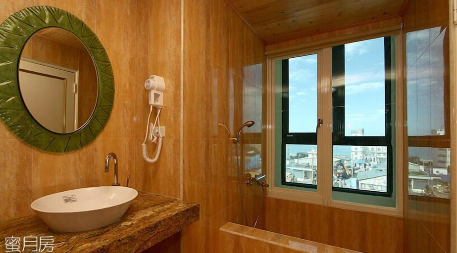 Bathroom 3, Qixingtan Hai Wan, Hualien
