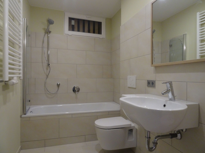 Bathroom 4, OMYXL Apartment, Innsbruck