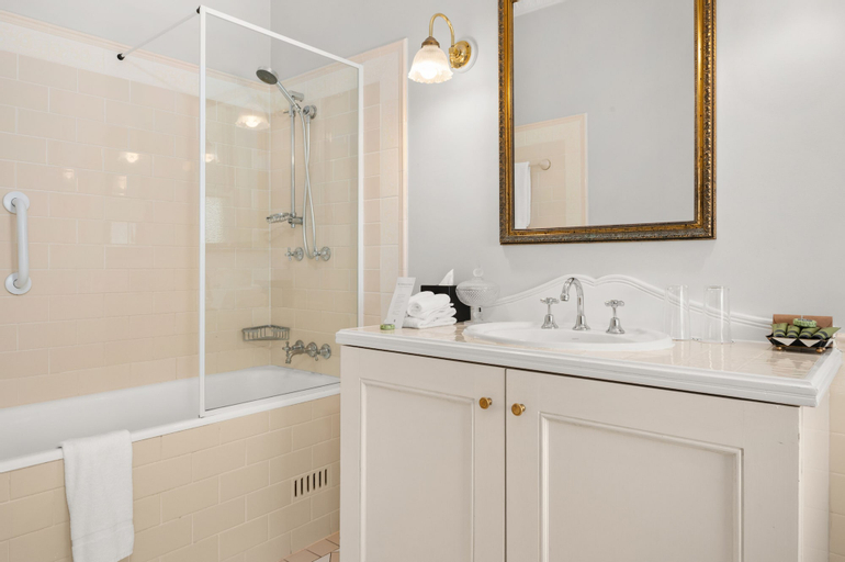 Bathroom 4