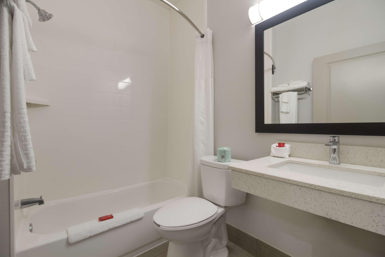 Bathroom 5, Quality Inn Shallotte Near Ocean Isle Beach, Brunswick