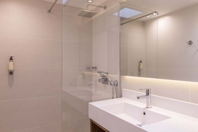 Bathroom 4, Best Western Select Hotel, Hauts-de-Seine