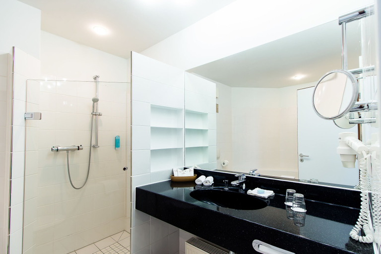 Bathroom 5, Hotel Alte Werft, Emsland