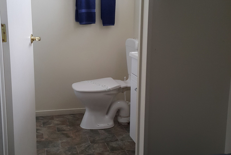 Bathroom 3, Avon City Motel, Christchurch