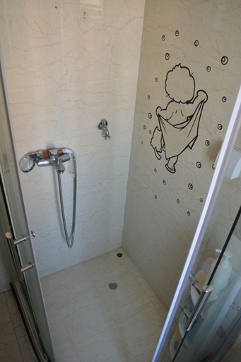 Bathroom 4, Shanghai Sky168 Youth Hostel, Shanghai