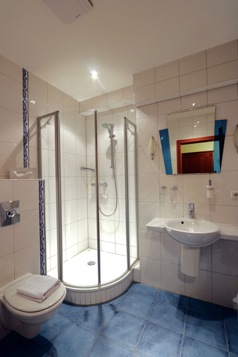 Bathroom 3, Hotel Und Restaurant Eurohof, Duisburg