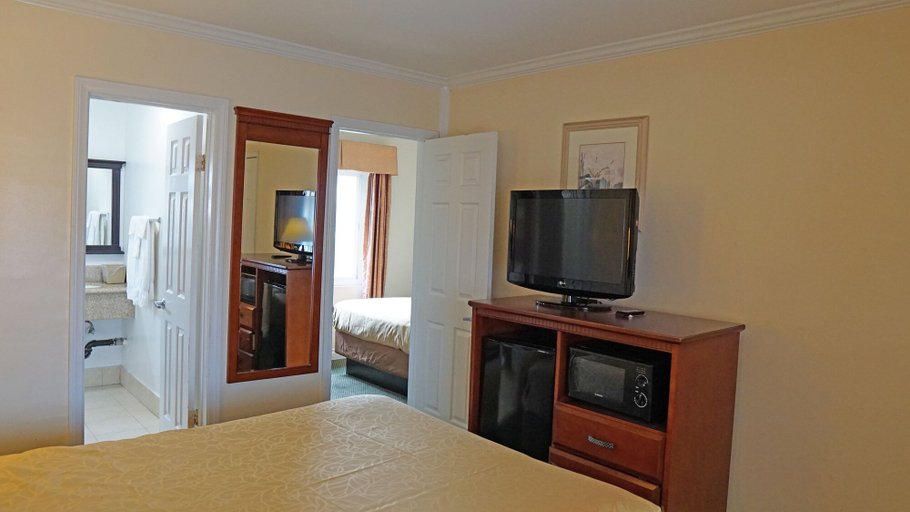 Bedroom 4, Redondo Inn and Suites, Los Angeles