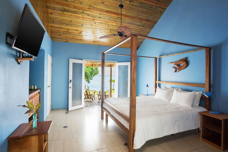 Bedroom 2, Luna Sea Inn