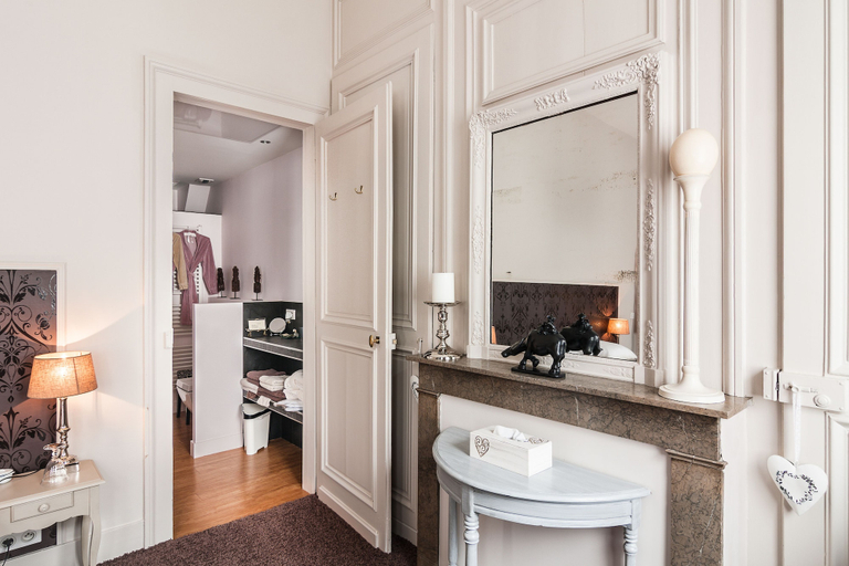 Bathroom 5, La Maison du Champlain, Nord