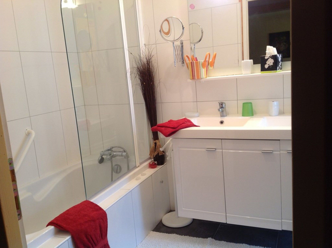 Bathroom, Le Moulin de Bouquet, Dordogne