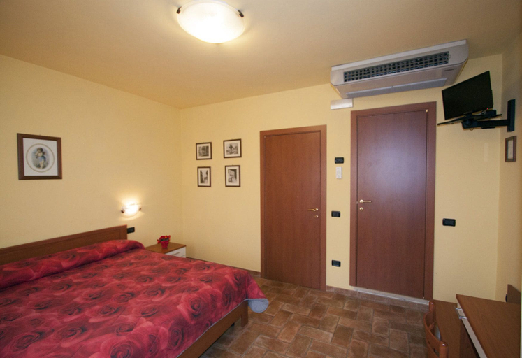 Bedroom 4, Camere Santucci, Perugia