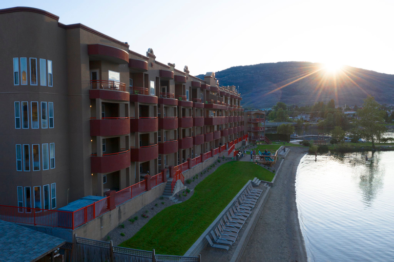 Exterior & Views 4, Holiday Inn & Suites OSOYOOS by IHG, Okanagan-Similkameen