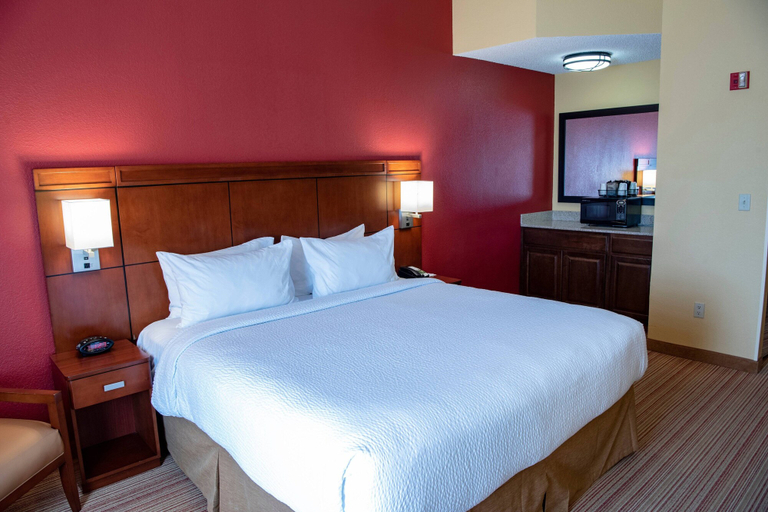 Bedroom 3, Courtyard by Marriott Shreveport Airport, Caddo