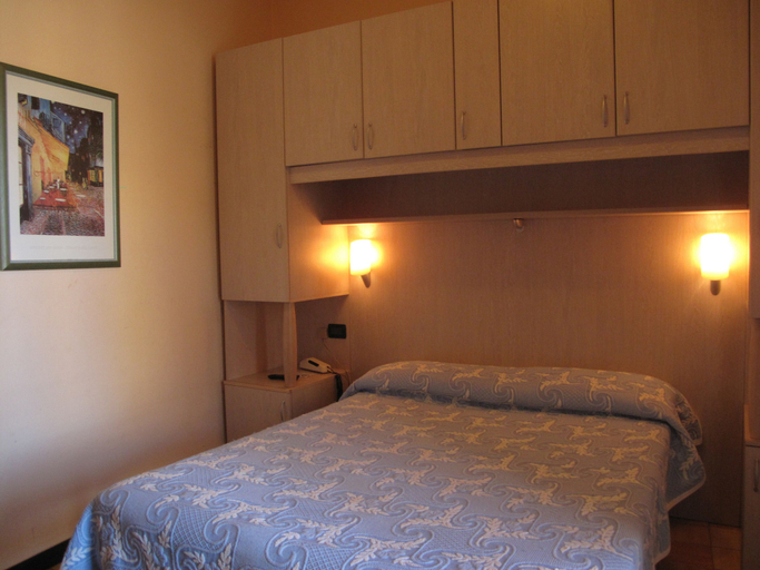 Bedroom 4, Hotel Olympic, Imperia