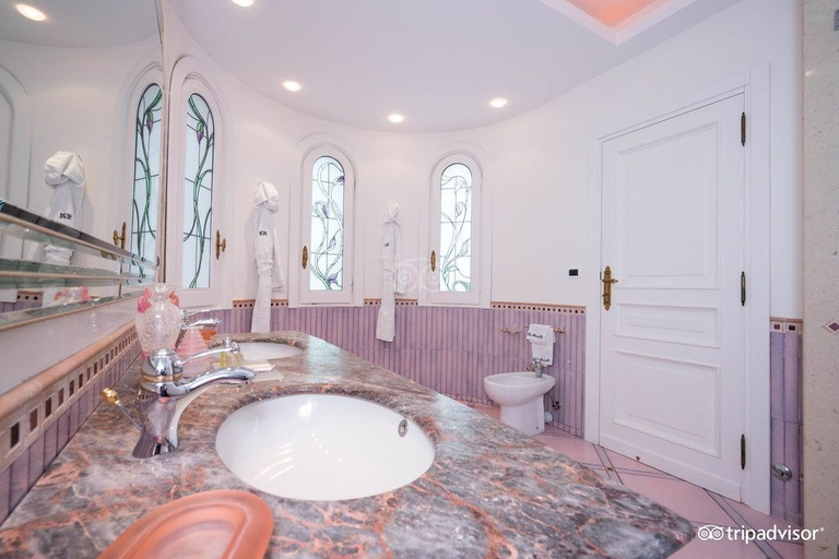 Bathroom 5, Villa Marinella, Napoli