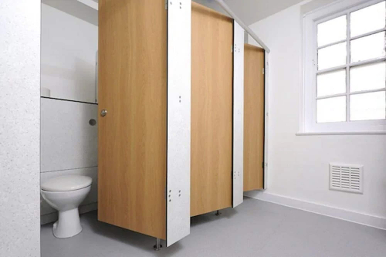 Bathroom 5, Goldsmiths House - Campus Accommodation - Caters to Women, London