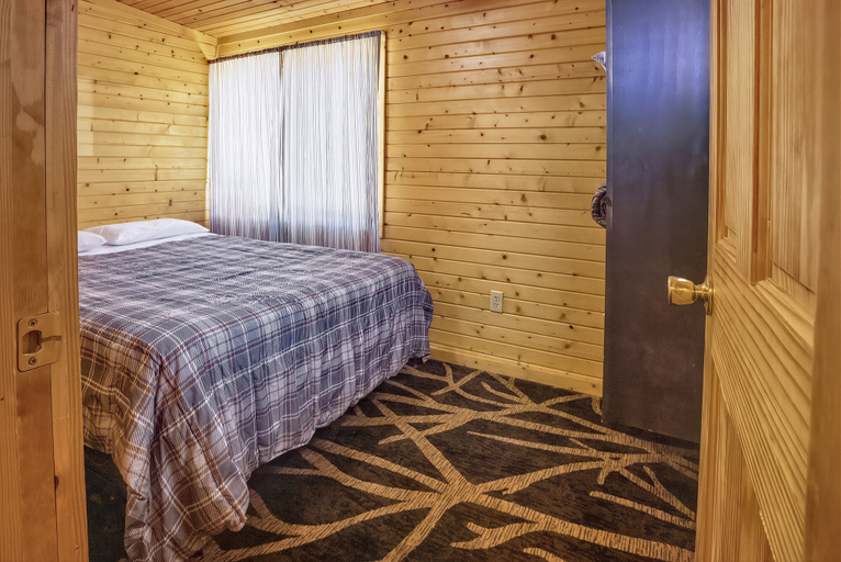 Bedroom 2, Big River Escape Riverside Cabins, Buffalo