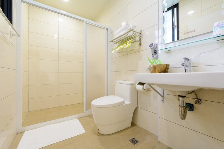 Bathroom, Night Picnic Deer Bingo, Yilan