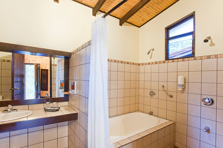 Bathroom 3, Savegre Hotel Natural Reserve & Spa, Pérez Zeledón