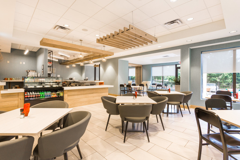Food & Drinks 3, Holiday Inn BOONE - UNIVERSITY AREA by IHG, Watauga