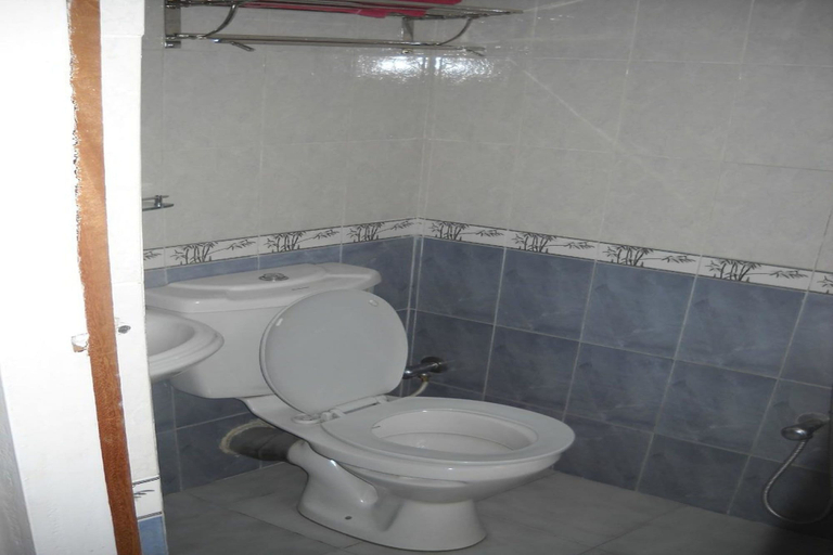 Bathroom 3, Hotel Shakti, Bagmati