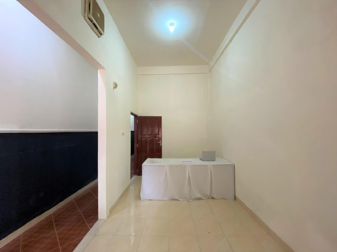 Bedroom 2, RedDoorz near GOR Lagaligo Palopo, Palopo