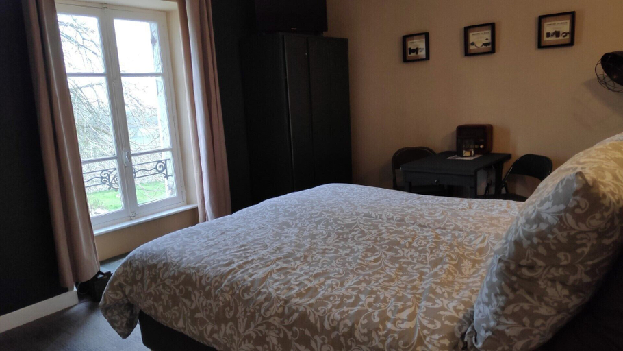 Bedroom 3, Domaine Airborne, Manche