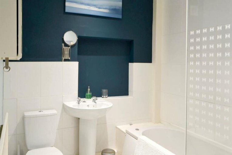 Bathroom, Tynemouth Beach Apartment, North Tyneside