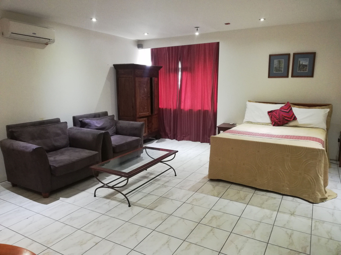 Bedroom 4, De Vos on the Park, Rewa