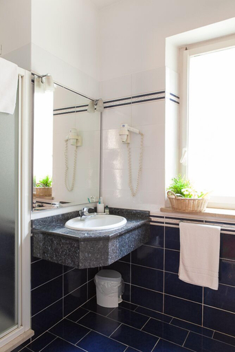 Bathroom 3, Gambara, Brescia