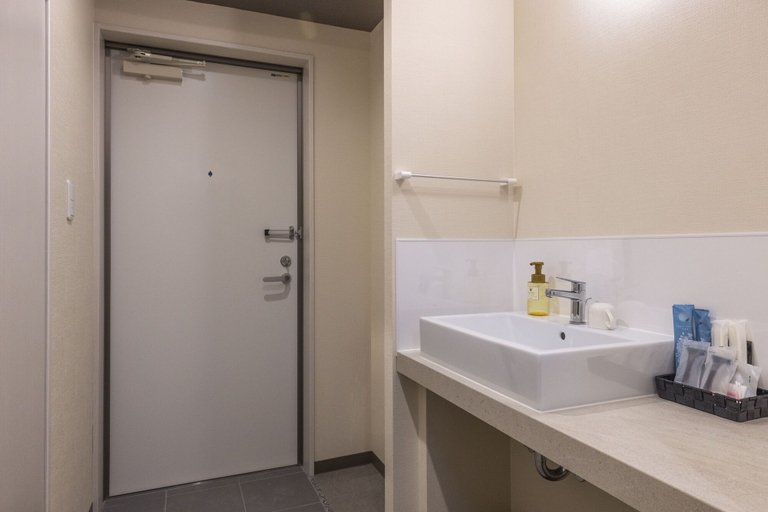 Bathroom 4, Mr.KINJO in HAIBISU Nishimachi, Naha
