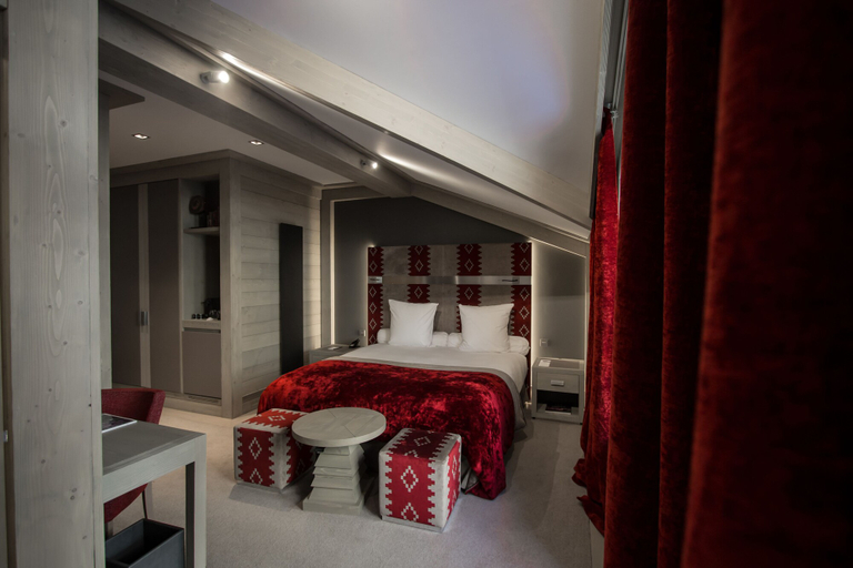 Bedroom 2, Le K2 Djola, Savoie