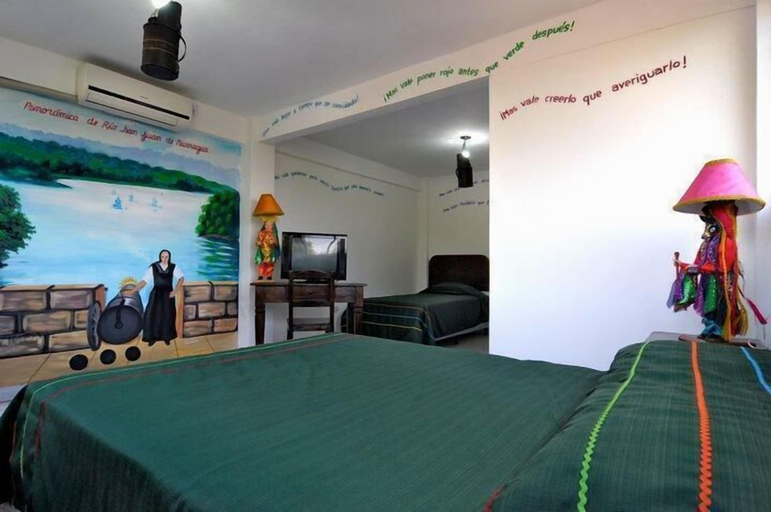 Bedroom 4, El Güegüense, Managua