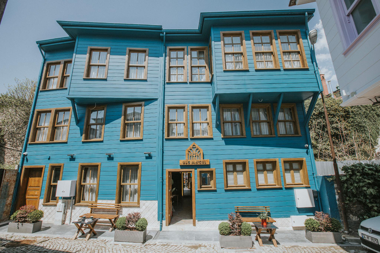 Others 2, Blu Ma’Cel Hotel, Fatih