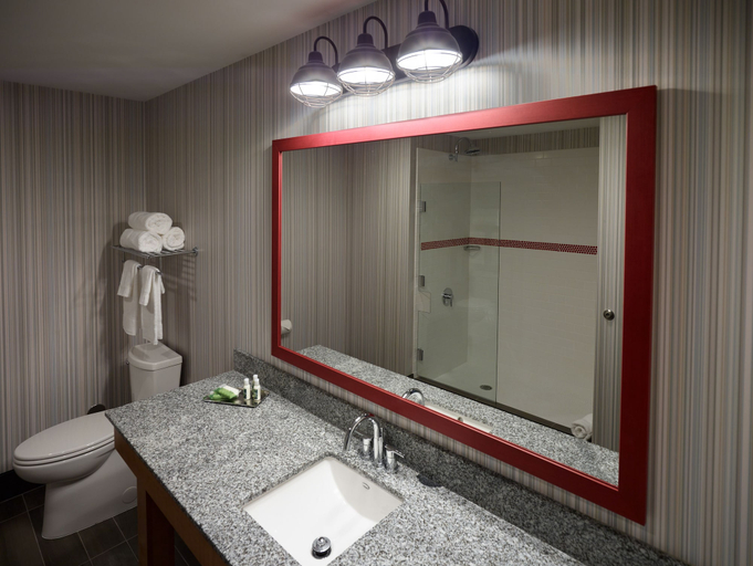 Bathroom 4, Eddy's Resort, Mille Lacs