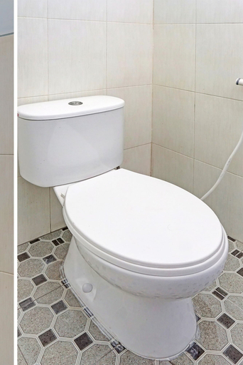 Bathroom 3, OYO Life 92021 Dua Putra Homestay Klayar, Pacitan
