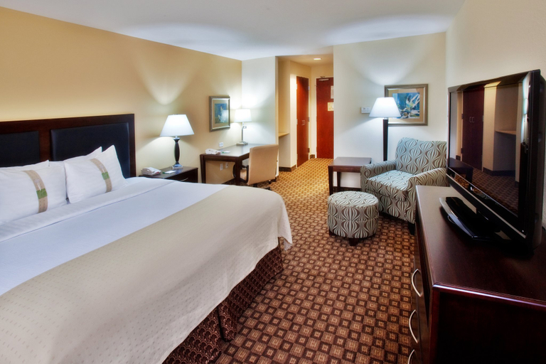 Bedroom 4, Holiday Inn QUINCY by IHG, Adams