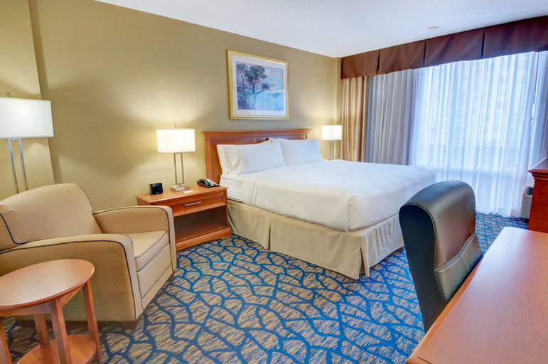 Bedroom 3, Holiday Inn GAINESVILLE-UNIVERSITY CTR by IHG, Alachua