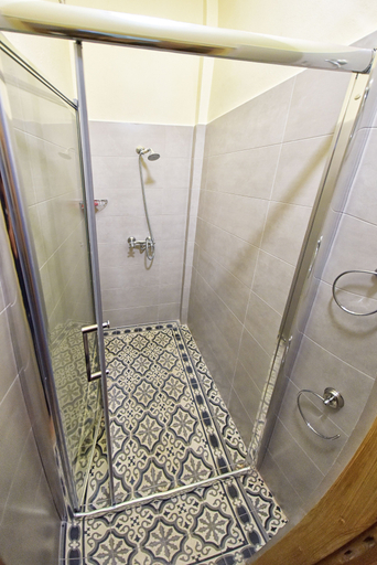 Bathroom 4, La Maisonnette, Brasov