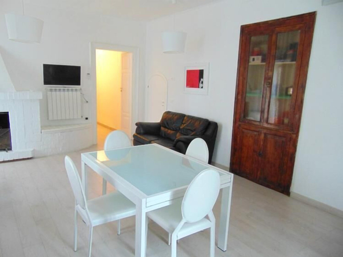 In-room dining, Eleonora, Foggia