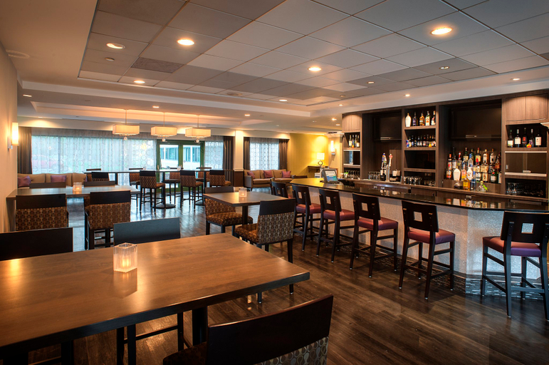 Food & Drinks 2, Holiday Inn PRINCETON by IHG, Middlesex