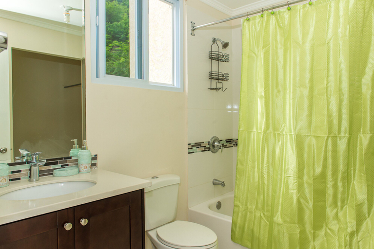 Bathroom 4, City Ridge Luxury Penthouse