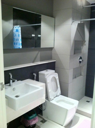 Bathroom 3, Thanyalak at The Gallery Condominium, Pattaya