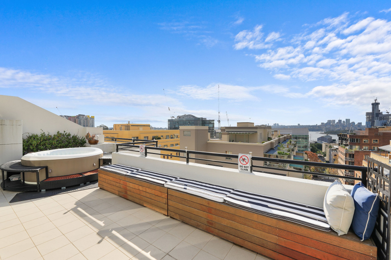 Others 5, Darling Harbour Penthouse Views & Hot Tub, Sydney
