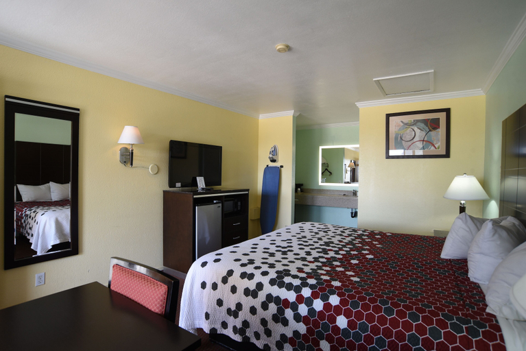Bedroom 3, Morro Bay Beach Inn, San Luis Obispo