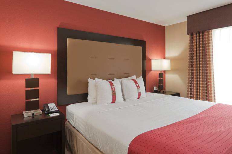 Bedroom 5, Holiday Inn & Suites LIMA by IHG, Allen