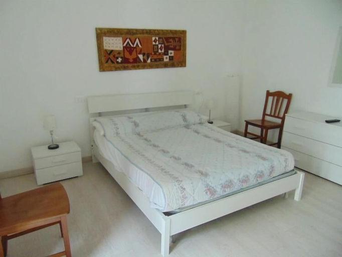 Room 4, Eleonora, Foggia
