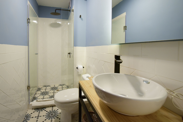 Bathroom 4, Torre Dorada, Cusco