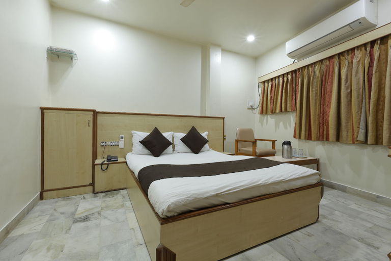 Bedroom 4, Hotel Good Night, Ahmadabad