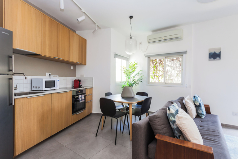 Others 5, Rothschild Blvd 73